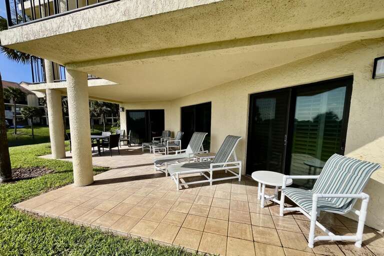 oceanfront corner patio