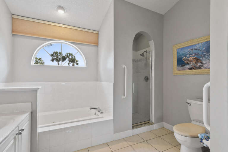 Bathroom 1 (en suite)