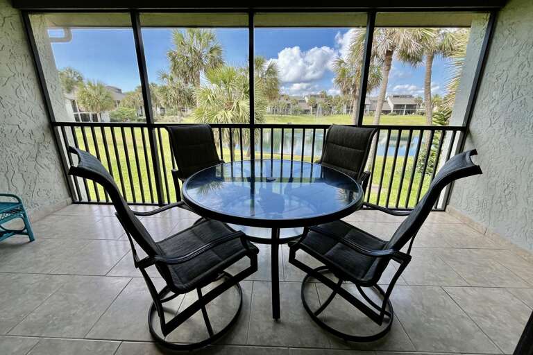 Screened lanai Screened lanai