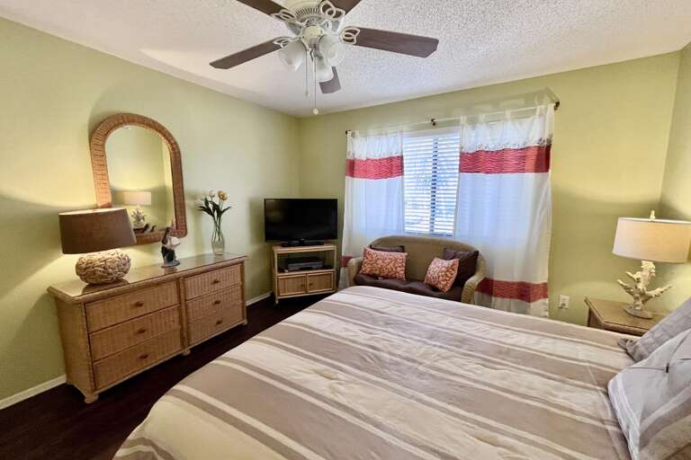 Bedroom 2 (upstairs)