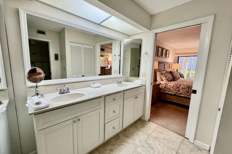 Bathroom 1 (en suite)