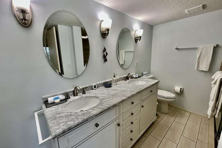 Bathroom 1 (en suite) Bathroom 1 (en suite)