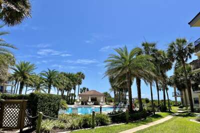 Aegean/Pacifica pool area