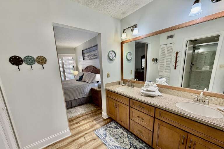Bathroom 1 (en suite)