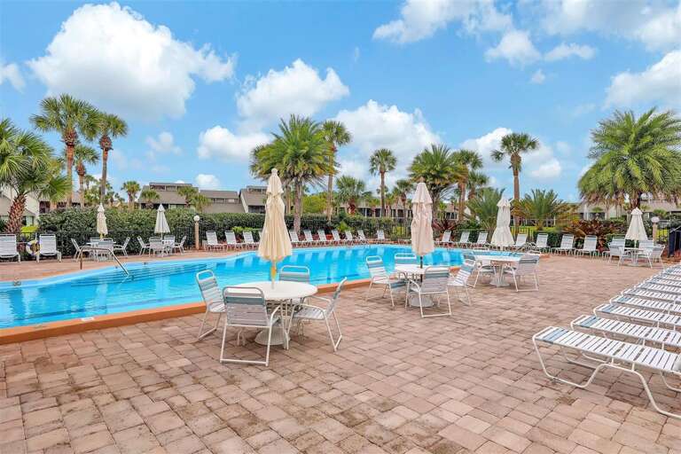 Indoor / Outdoor heated pool Indoor / Outdoor heated pool