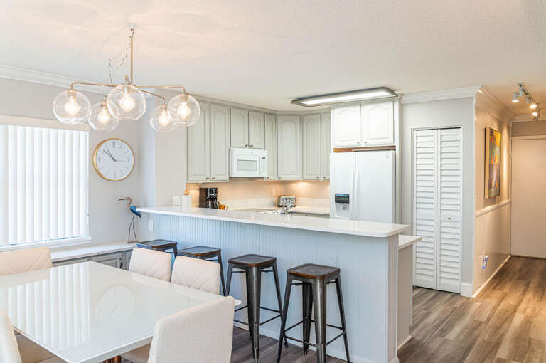Kitchen / Dining area