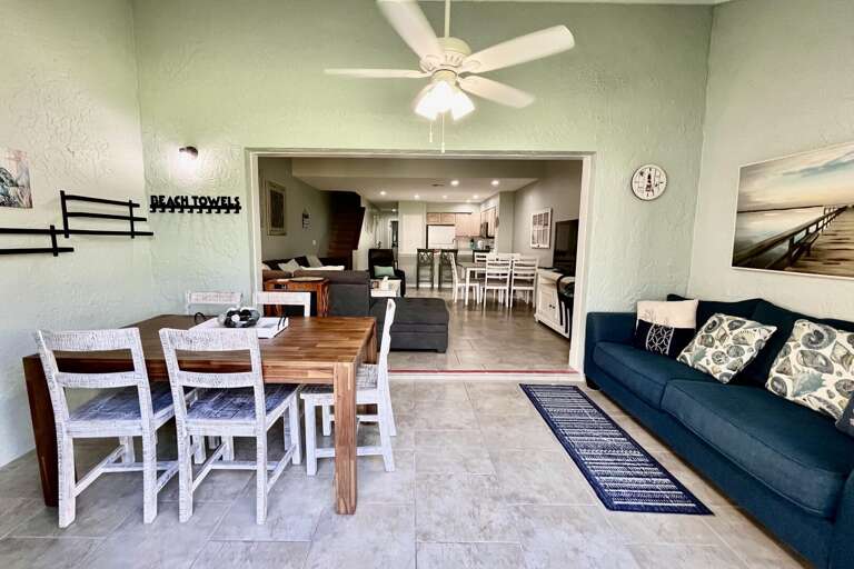 Enclosed lanai w/ sleeper sofa