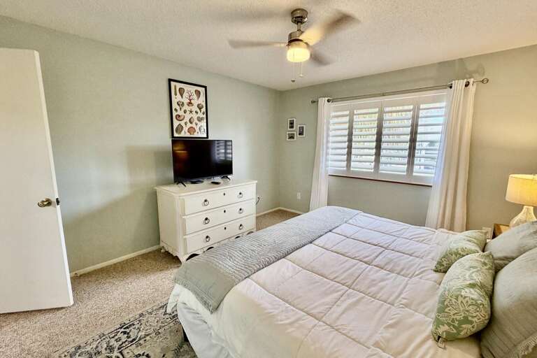 Bedroom 2 (upstairs)