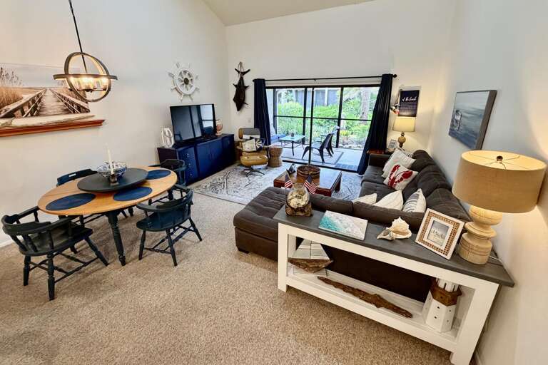 Living/Dining area