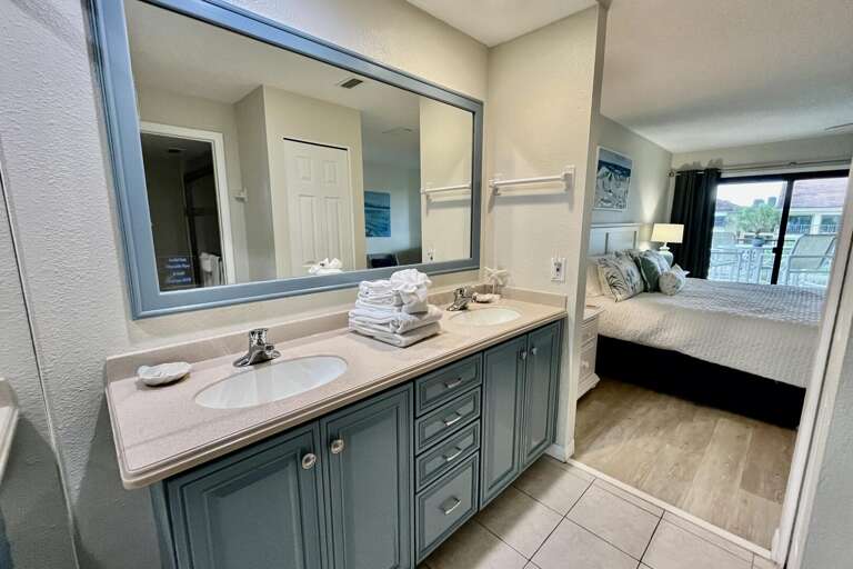 Bathroom 1 (en suite)