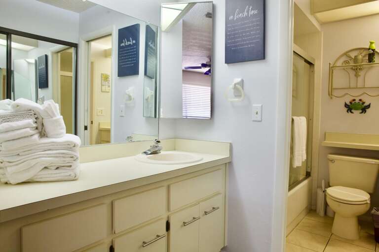 Bathroom en suite Bathroom en suite