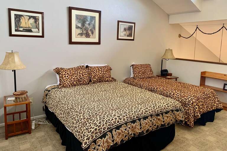 Bedroom 2 (open loft)