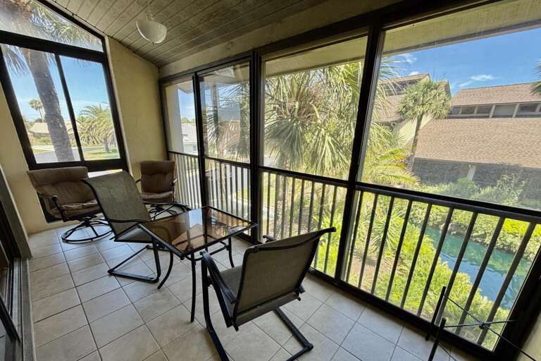 Enclosed lanai