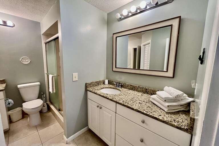 Bathroom 1 (en suite)