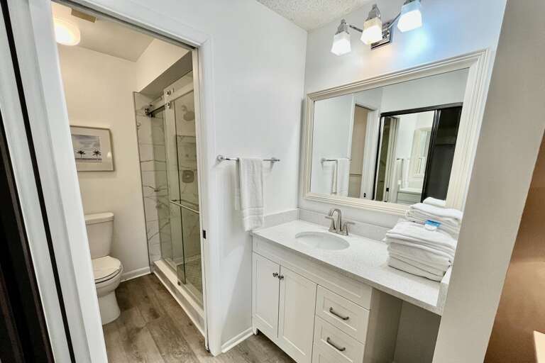 Bathroom 1 (en suite)