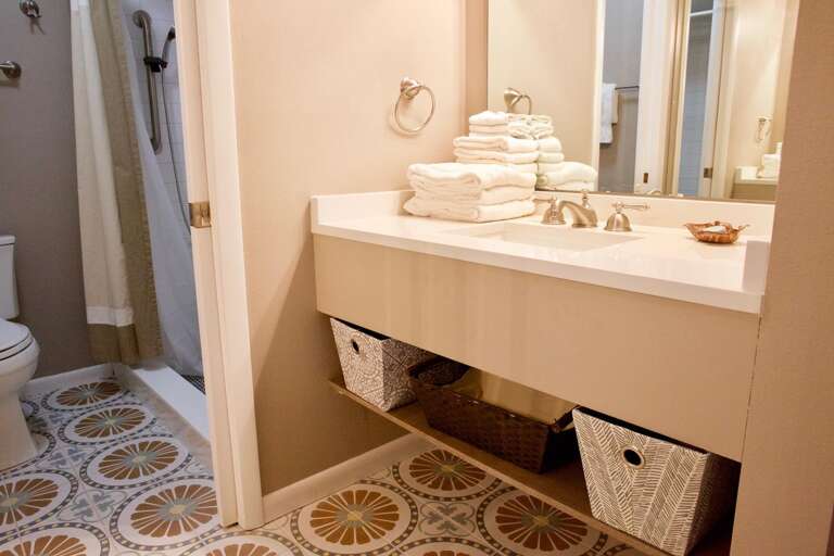 Bedroom 1 ensuite w/ walk in shower