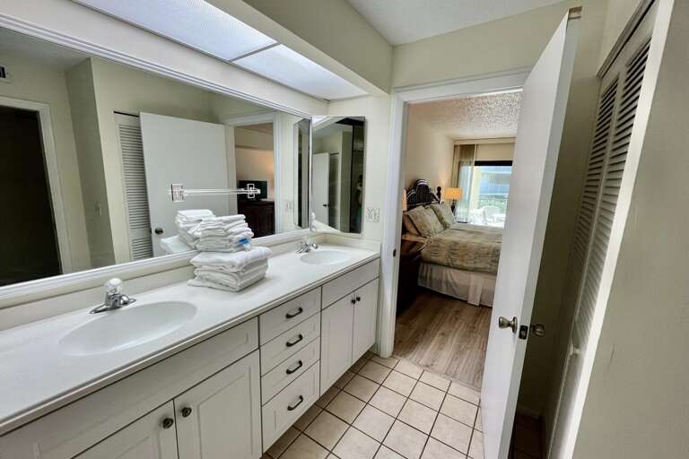 Bathroom 1 (en suite)