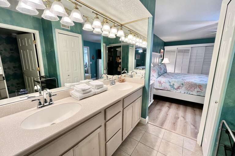 Bathroom 1 (en suite)