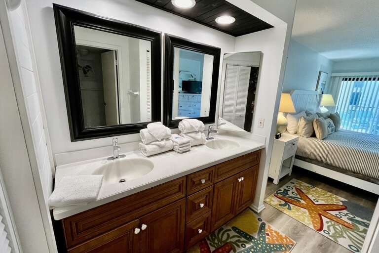 Bathroom 1 (en suite)