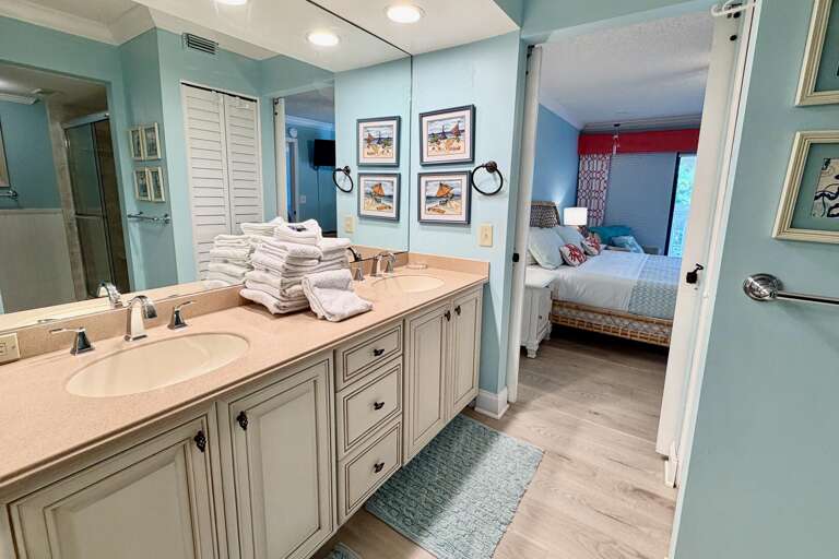 Bathroom 1 (en suite)