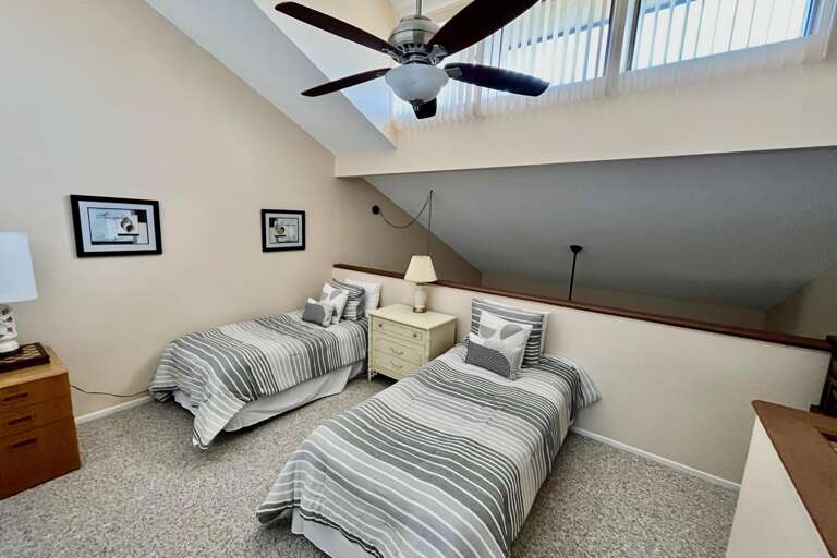 Bedroom 2 (open loft)