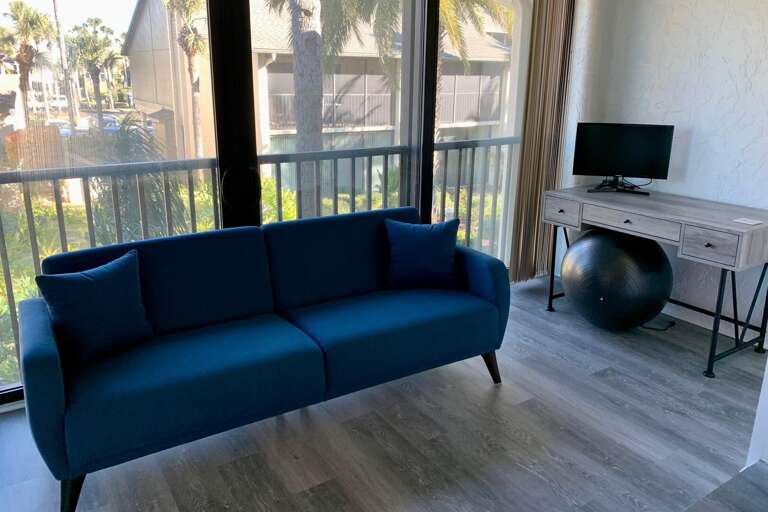 Enclosed lanai (off bedroom 1)