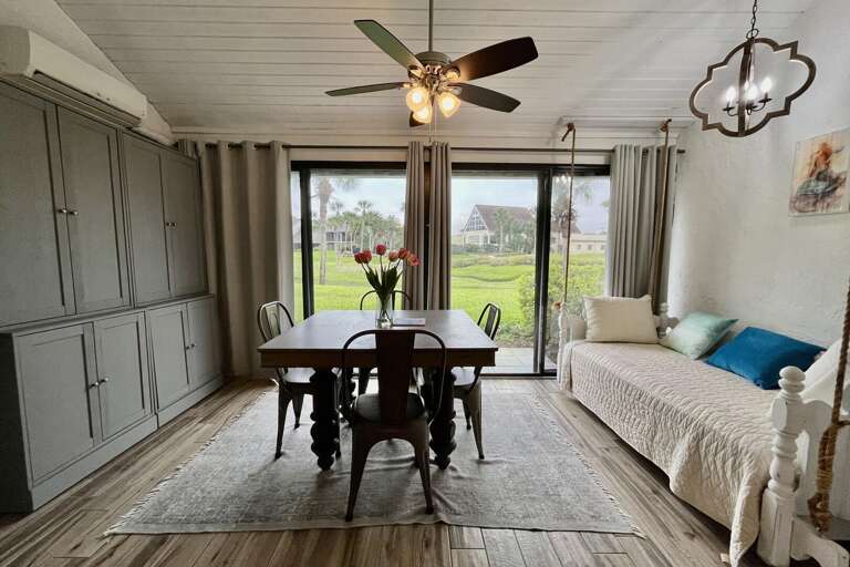enclosed lanai/dining area