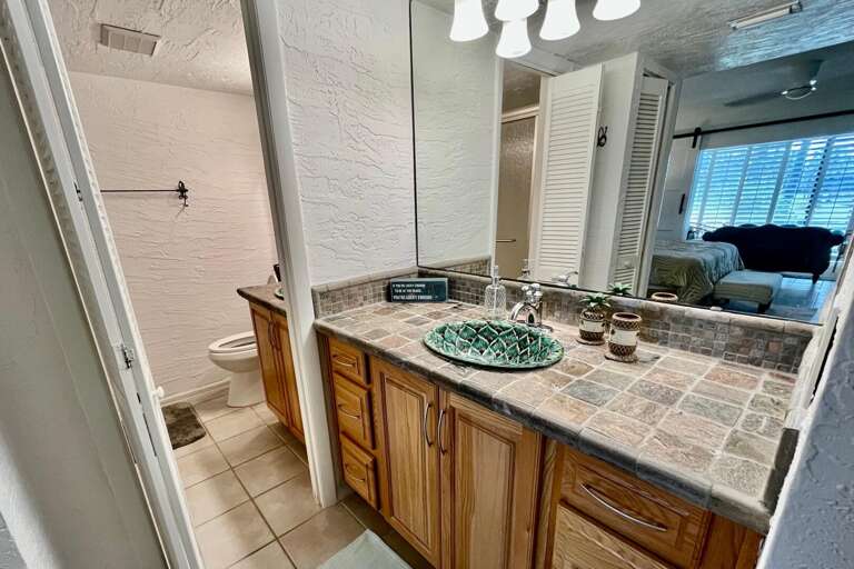 Bathroom 1 (en suite)