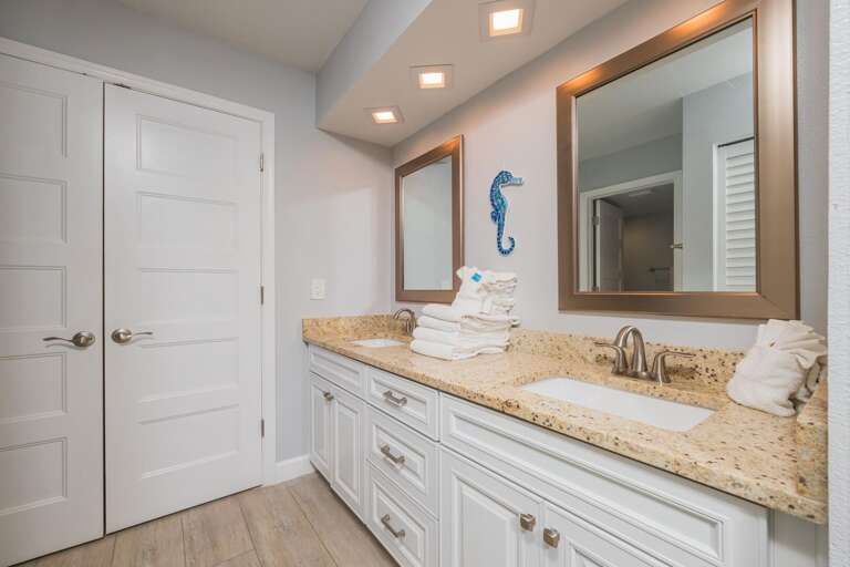 Bathroom 1 (en suite)