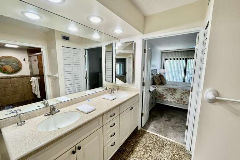 Bathroom 1 (en suite)