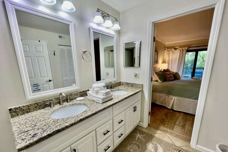 Bathroom 1 (en suite)