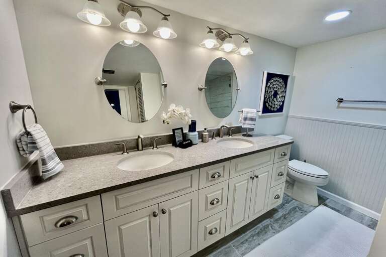 Bathroom 1 (en suite)