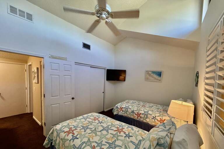 Bedroom 2 (enclosed loft) 