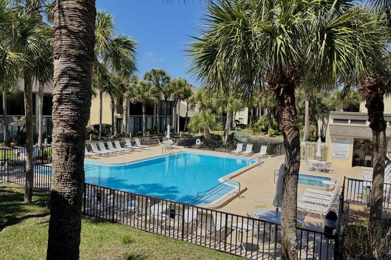 Village Las Palmas pool area
