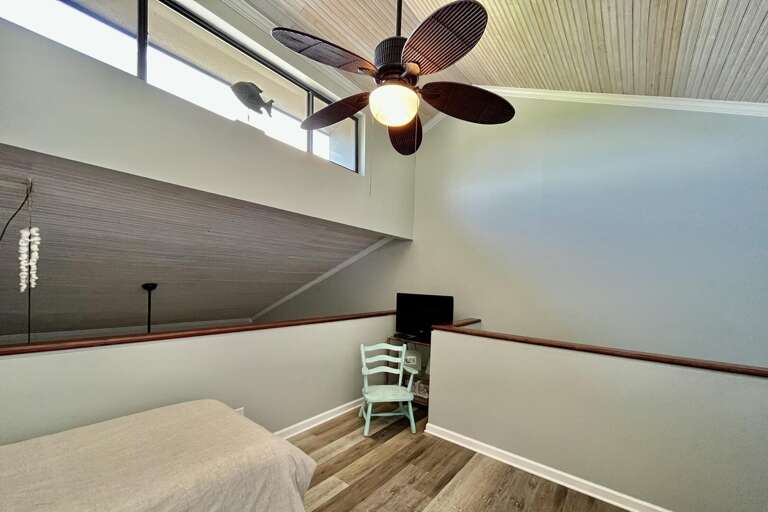 Bedroom 2 (open loft)