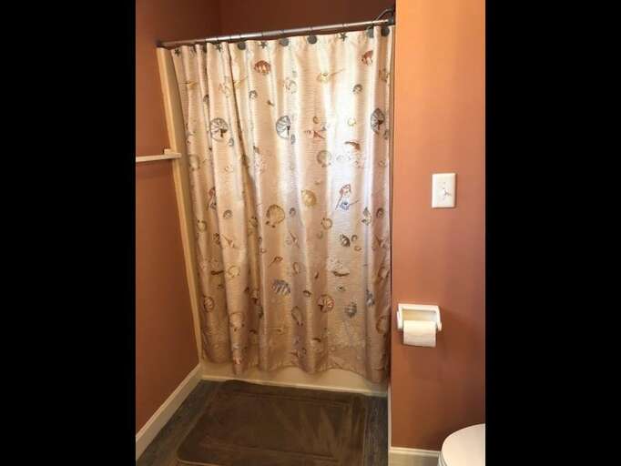 mastersuitemainlevelbathb mastersuitemainlevelbathb