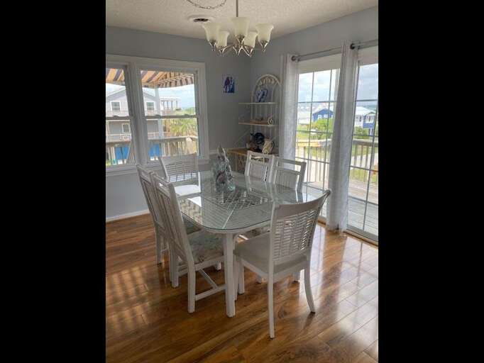 Dining area a Dining area a