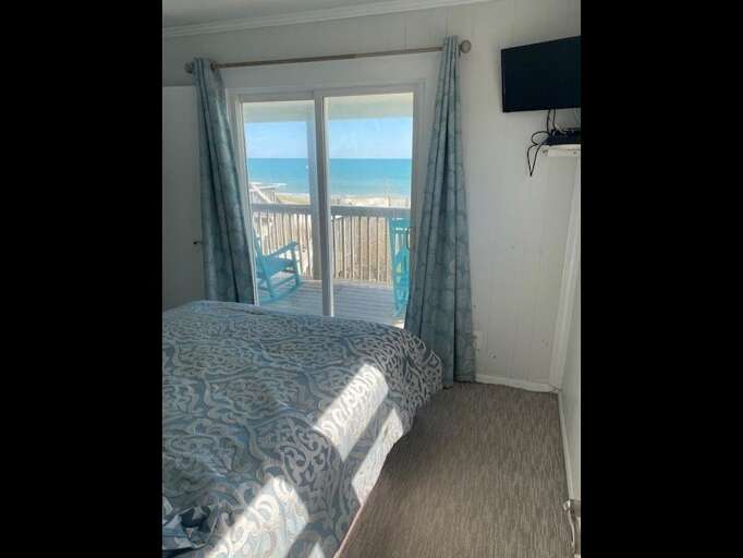 masterbedroom masterbedroom