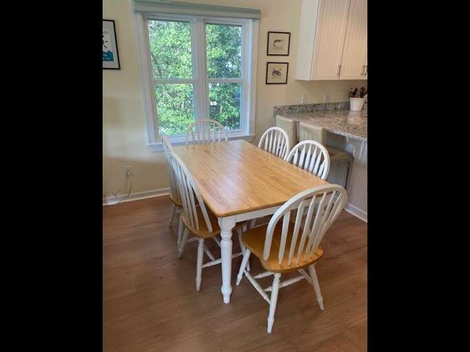 dining area dining area