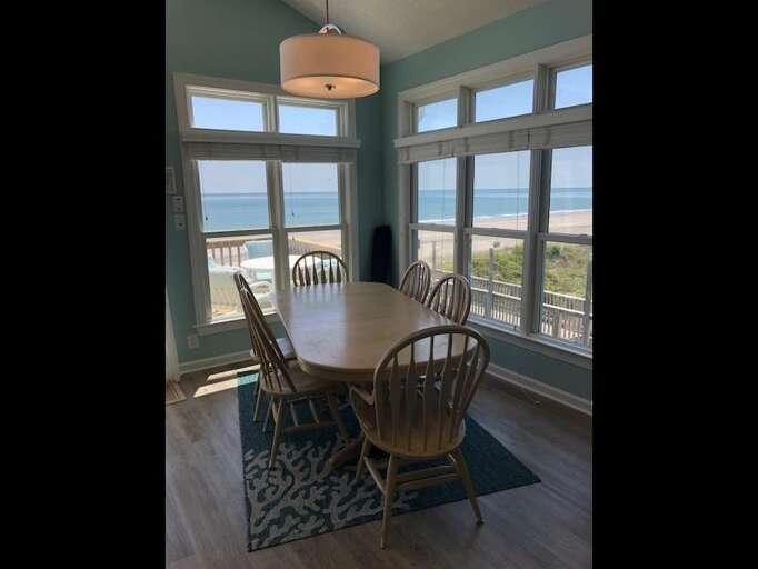dining area dining area