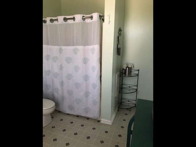 top floor bath off bedroom and living area top floor bath off bedroom and living area