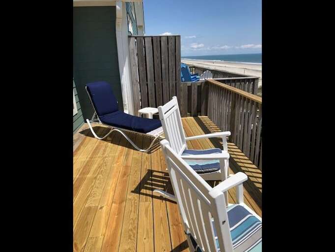 top floor deck off living room also top floor deck off living room also