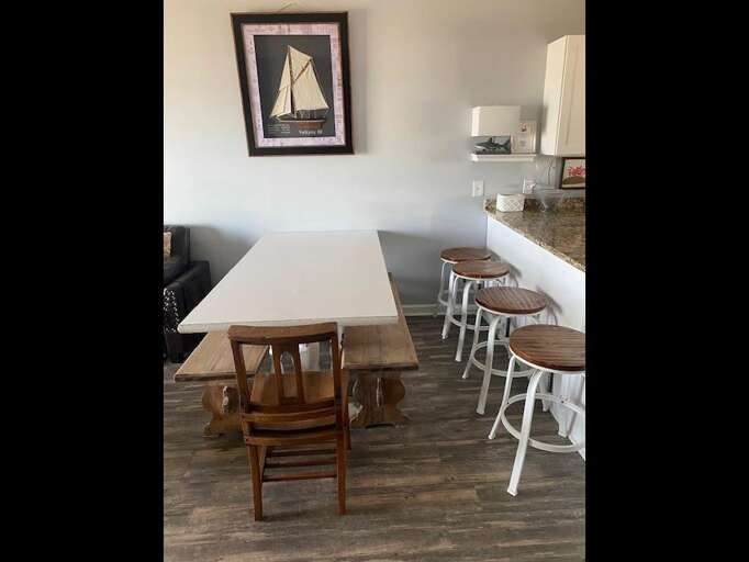 dining area dining area