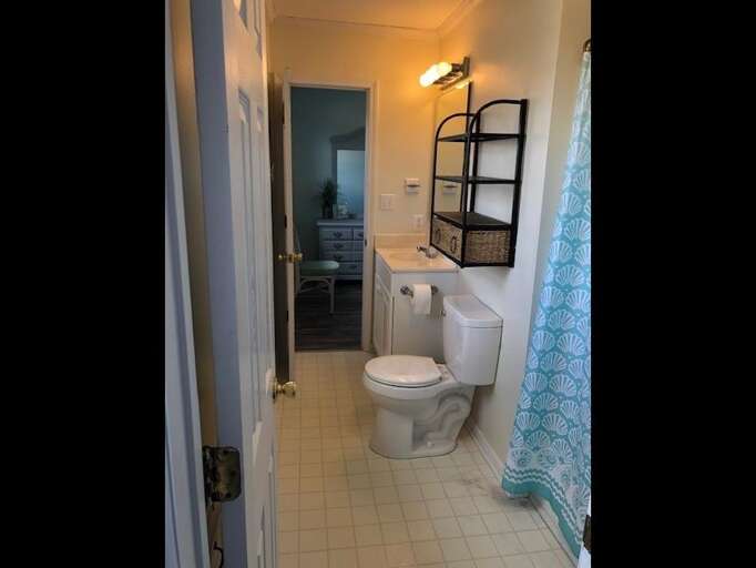 bathforbedroom3and4a bathforbedroom3and4a