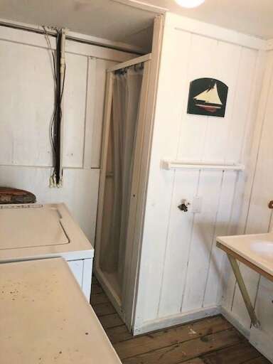 bath 2 with shower on ground level bath 2 with shower on ground level