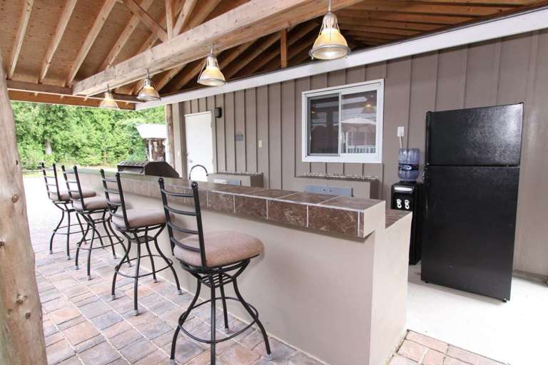 Outdoor BBQ/Kitchen