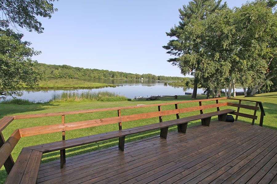 Kent's Bay OtonabeeSouth Monaghan Ontario 3 Bedroom Vacation Cottage for Rent (141871