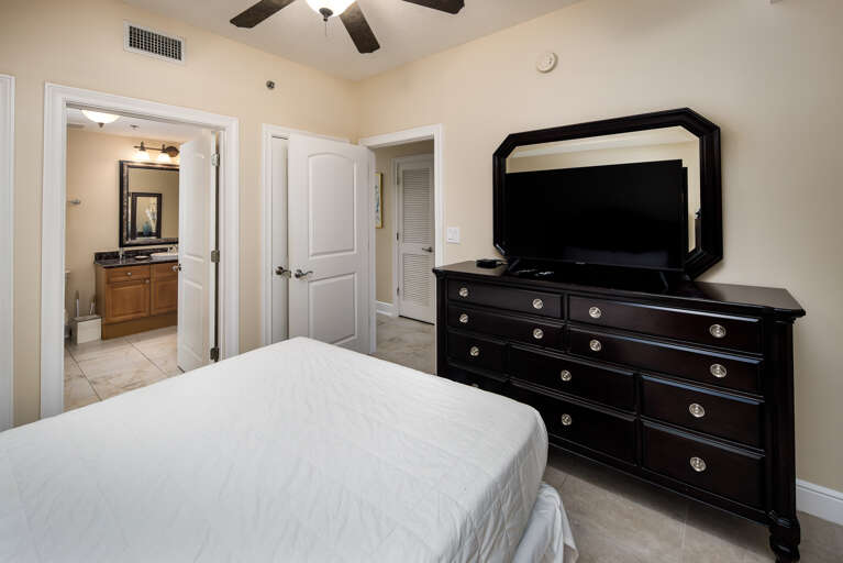 With an en suite second bathroom  With an en suite second bathroom