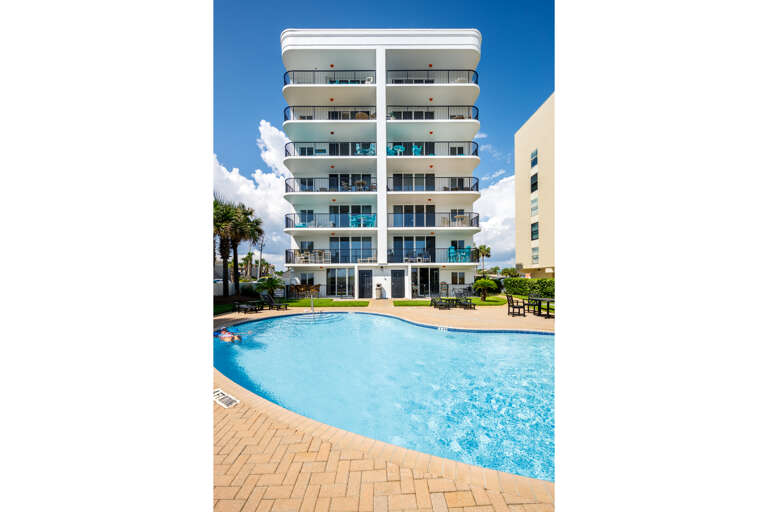 Take note of the balcony size, it's roomy while the property is cozy and intimate. Take note of the balcony size, it's roomy while the property is cozy and intimate.
