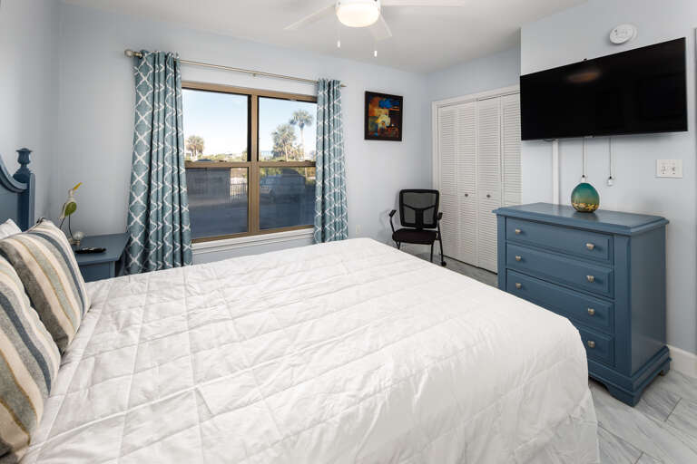 A window for more fresh light and facing the TV for your pleasure. 